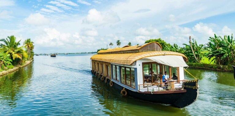 Kerala Tour Packages: Explore God’s Own Country Like Never Before