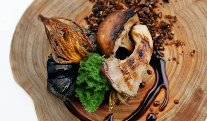 How Foraging Influences Michelin-Starred Coastal Cuisine 1 How Foraging Influences Michelin-Starred Coastal Cuisine